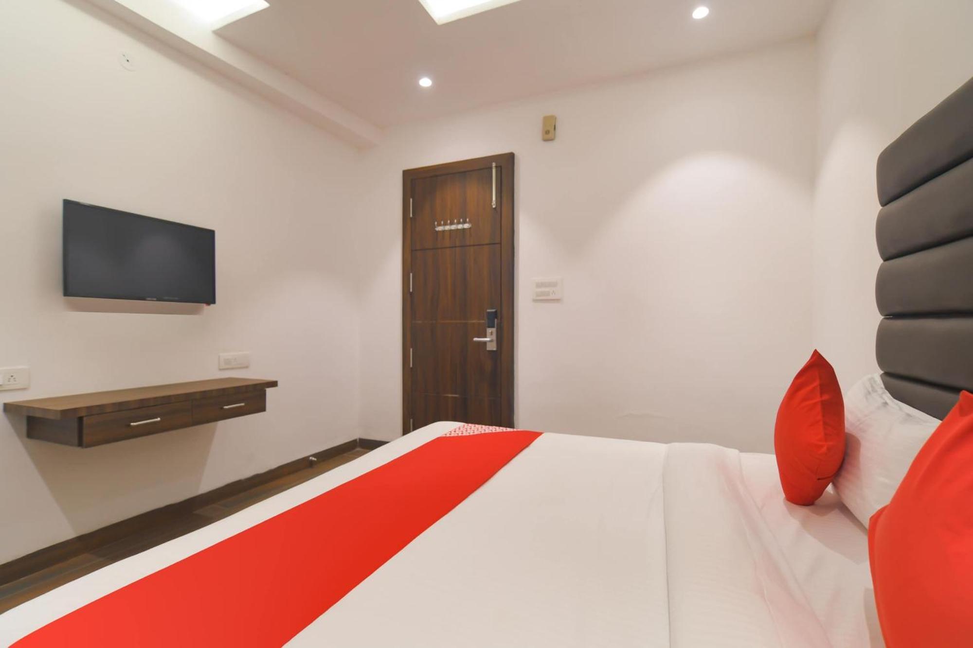 Hotel O Rudraksh Indore